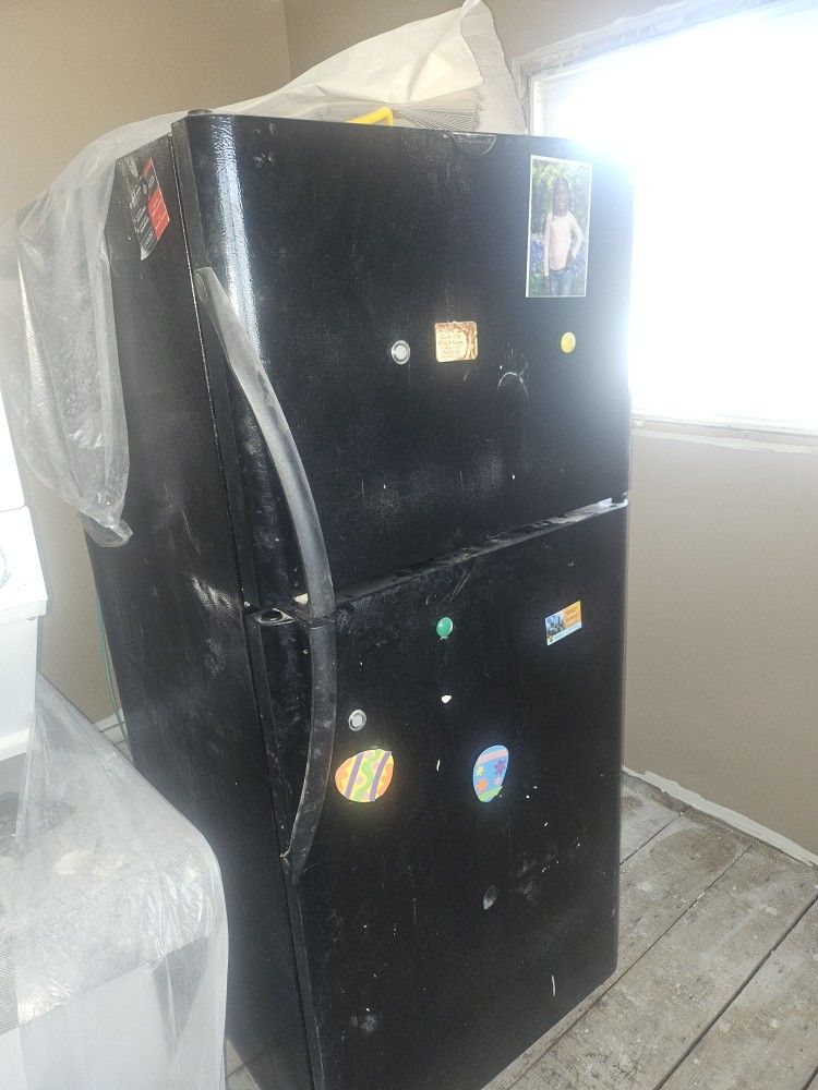 21' Top Freezer Bottom Refer