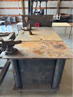 Steel welding fabricating workbench with casters