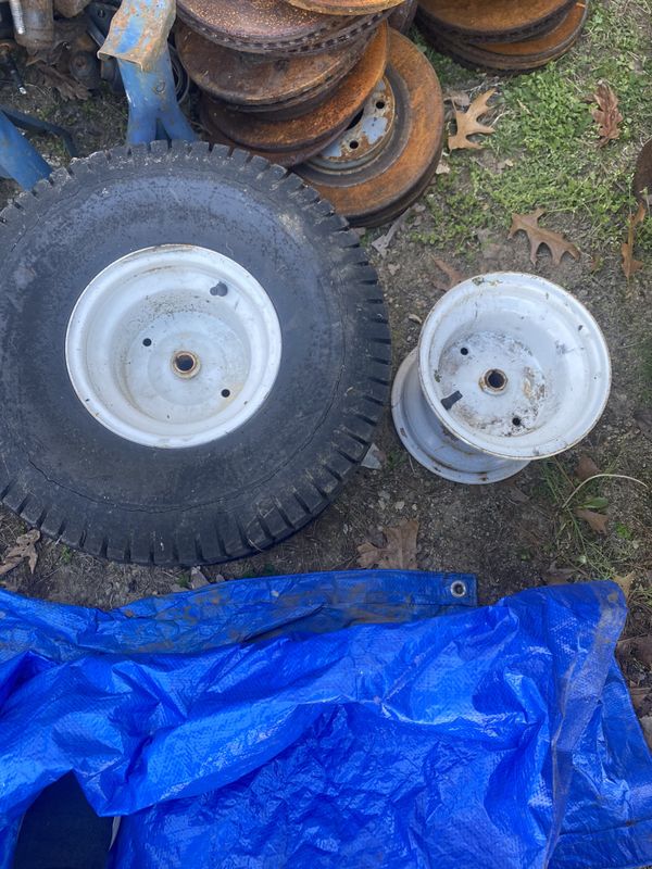 Craftsman lawn mower rims and one tire for Sale in Brooklyn, CT OfferUp