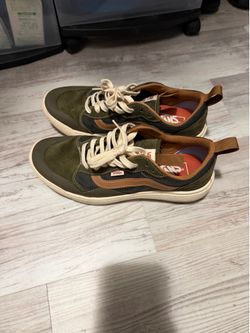 Vans Ultra Range - Size 9
