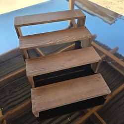 Wooden step organizer