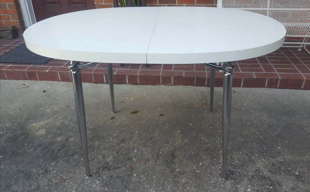 Vintage White Formica Kitchen/Dining Room Table Chrome Legs