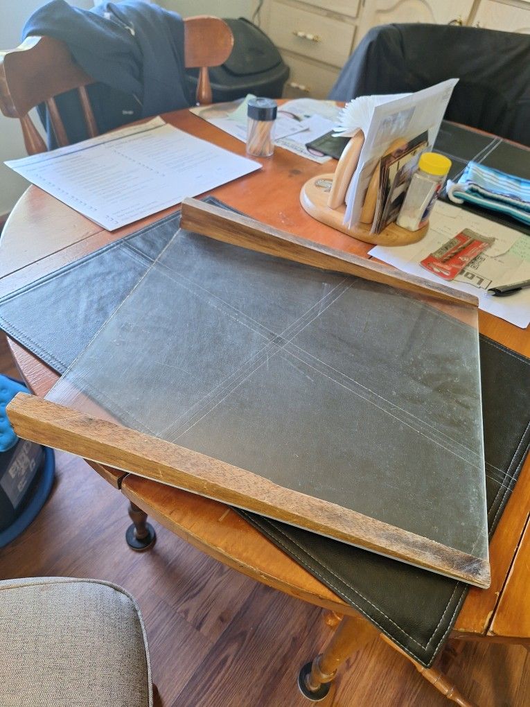 Diagonal lifted cutting board