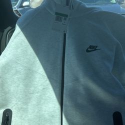 Brand New Nike Tech XL