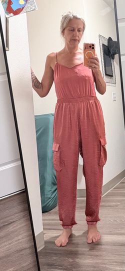 Medium Sleeveless Pink Cargo Jumpsuit with Elastic Waist