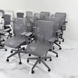 LIKE NEW HERMAN MILLER COSM CHAIR! MID-BACK HEIGHT, CARBON COLOR, ADJUSTABLE ARMS! 