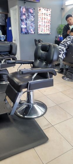 Necesito Barberos Con Licencia