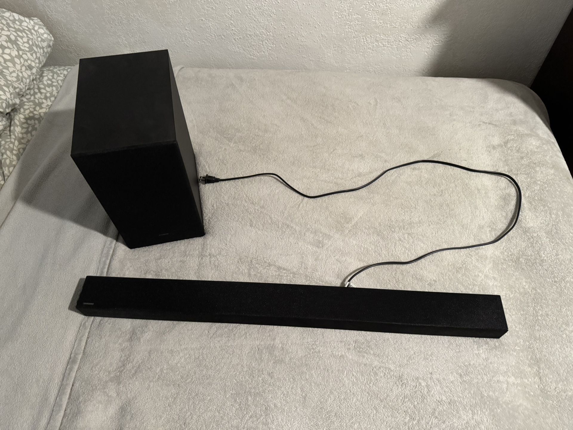 Samsung Soundbar with Wireless Subwoofer
