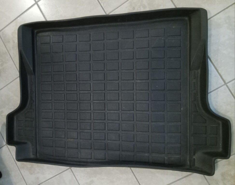 1999 Toyota Rav4 Cargo Mat Black - $30 (Fort Wayne)
