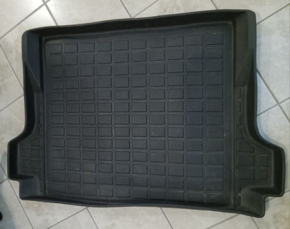 1999 Toyota Rav4 Cargo Mat Black - $30 (Fort Wayne)

