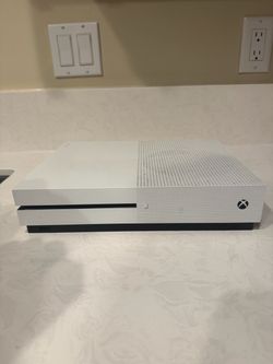 Clean, Like-New Xbox One S 500GB Bundle - Great Condition
