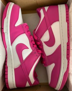 Nike Dunk Low  Active Fuchsia  Size 6Y / 7.5W