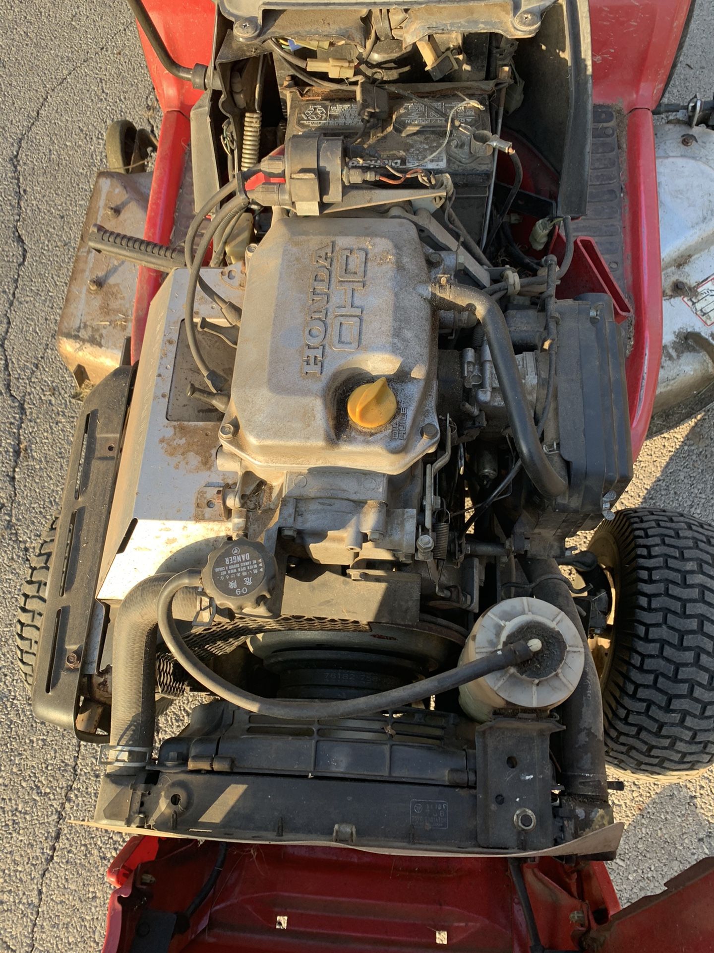 Honda 4518 hydrostatic riding mower tractor. Runs, cuts, drives. It’s a