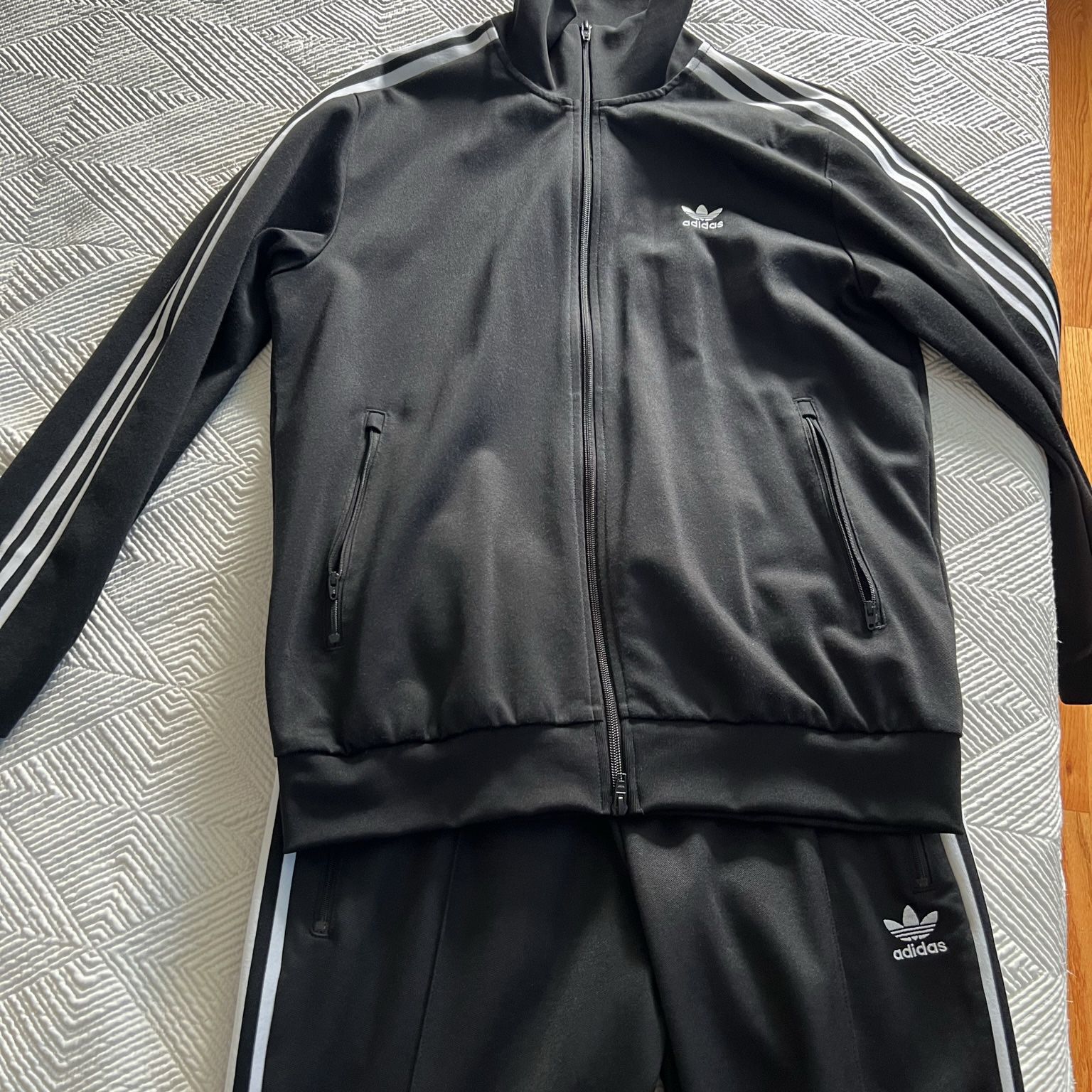 Adidas Men’s Track Suit - Large - Like NEW