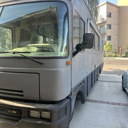 92  Motor home 