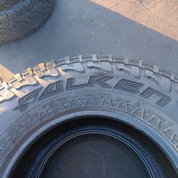 2 Llantas Lt 285 70 R17 Falken Wildpeak 