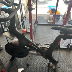 Peloton bike - excellent condition