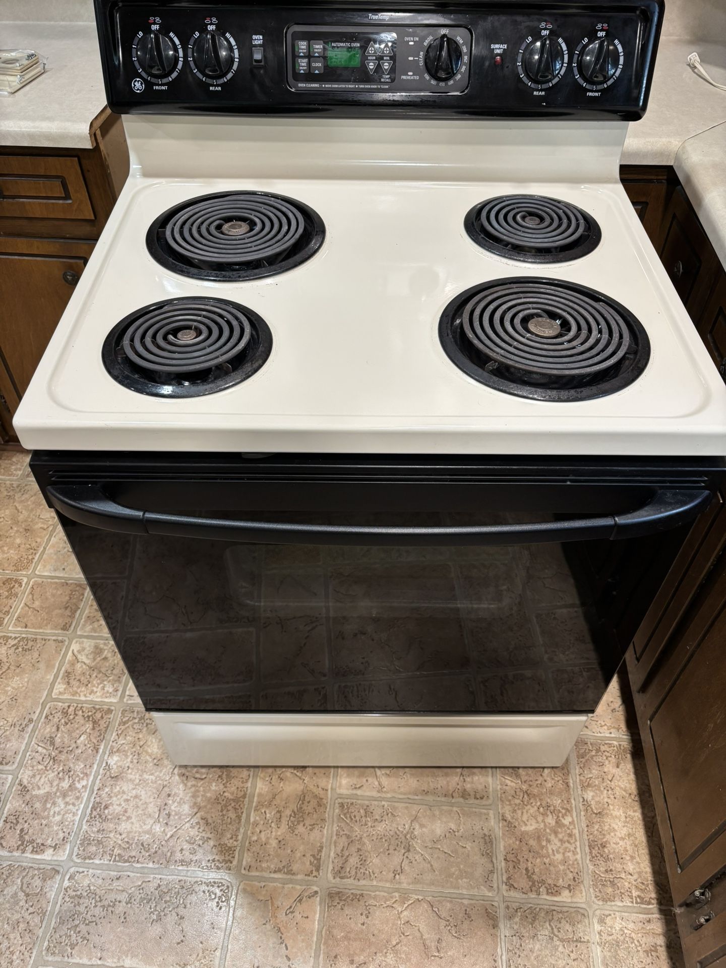 GE Freestanding Electric Stove, JPB 26 Model