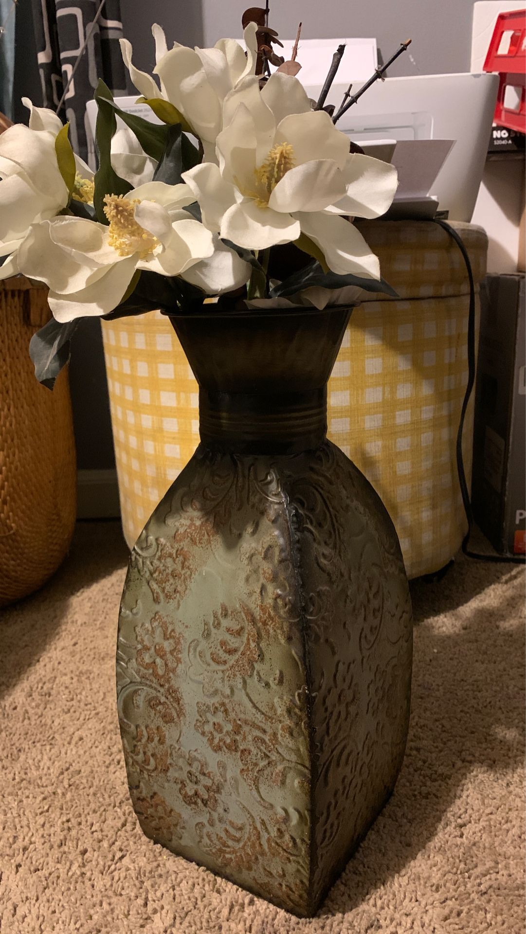 #vase #green/brown #decor #flowers #pot #metal
