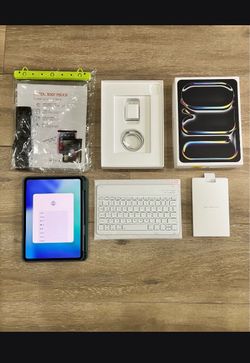 Ipad PRO 11" M4 Chip + Extras - Like New Firm on Price