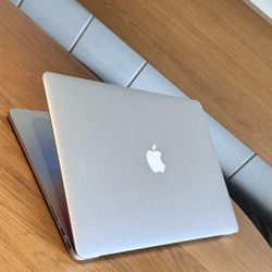 Apple MacBook Pro 15” Retina Display I7 Quad Core Processor 16GB RAM 750GB SSD $375