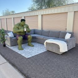 Bloomingdale’s Ridley 4-Piece Sectional – Cement Kenley Fabric