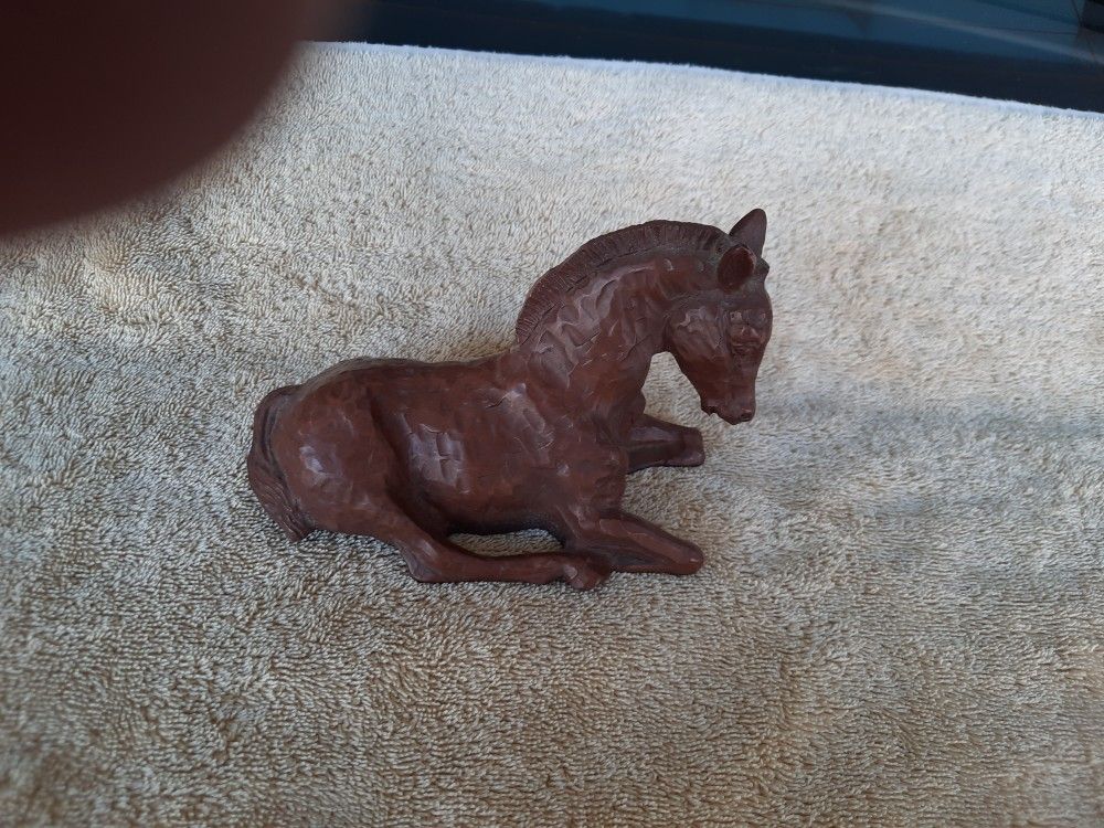 HORSE STATUE