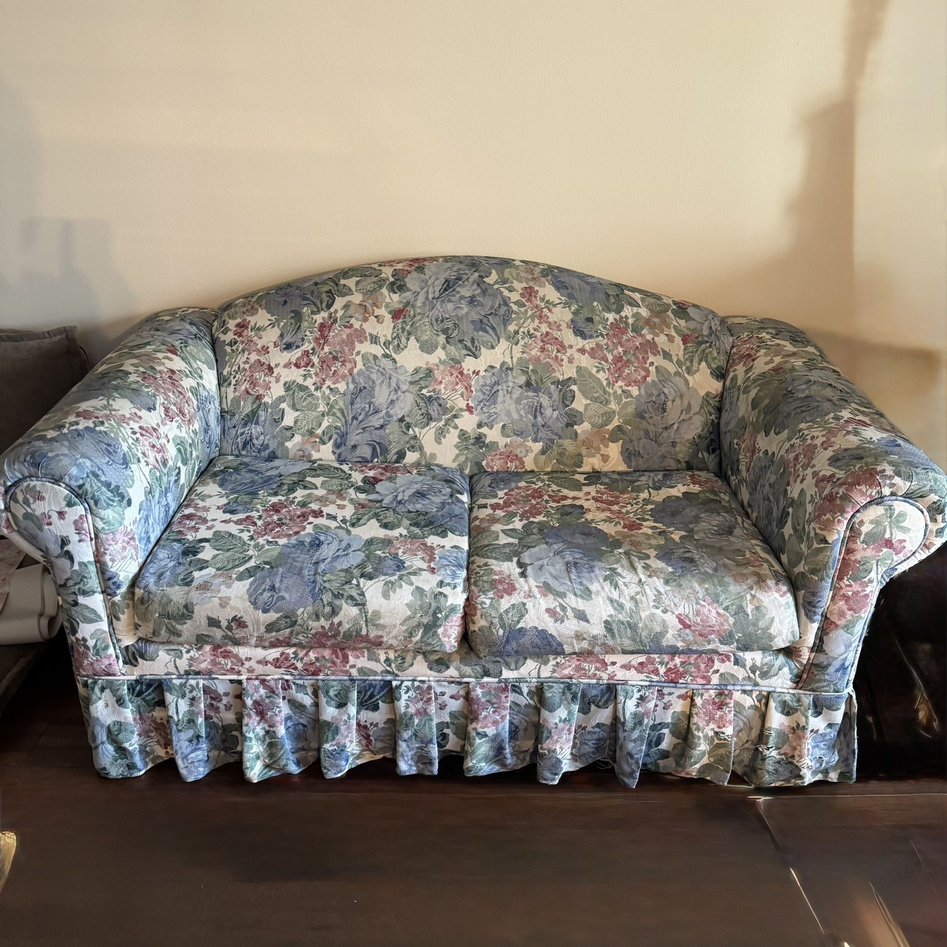 FREE Floral Loveseat Sofa Clean and Good Condition 