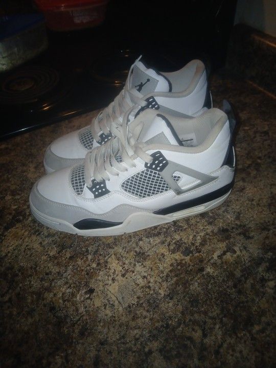 Jordan 4 Retro Military Black