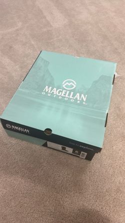 Youth Magellan boots size 5D