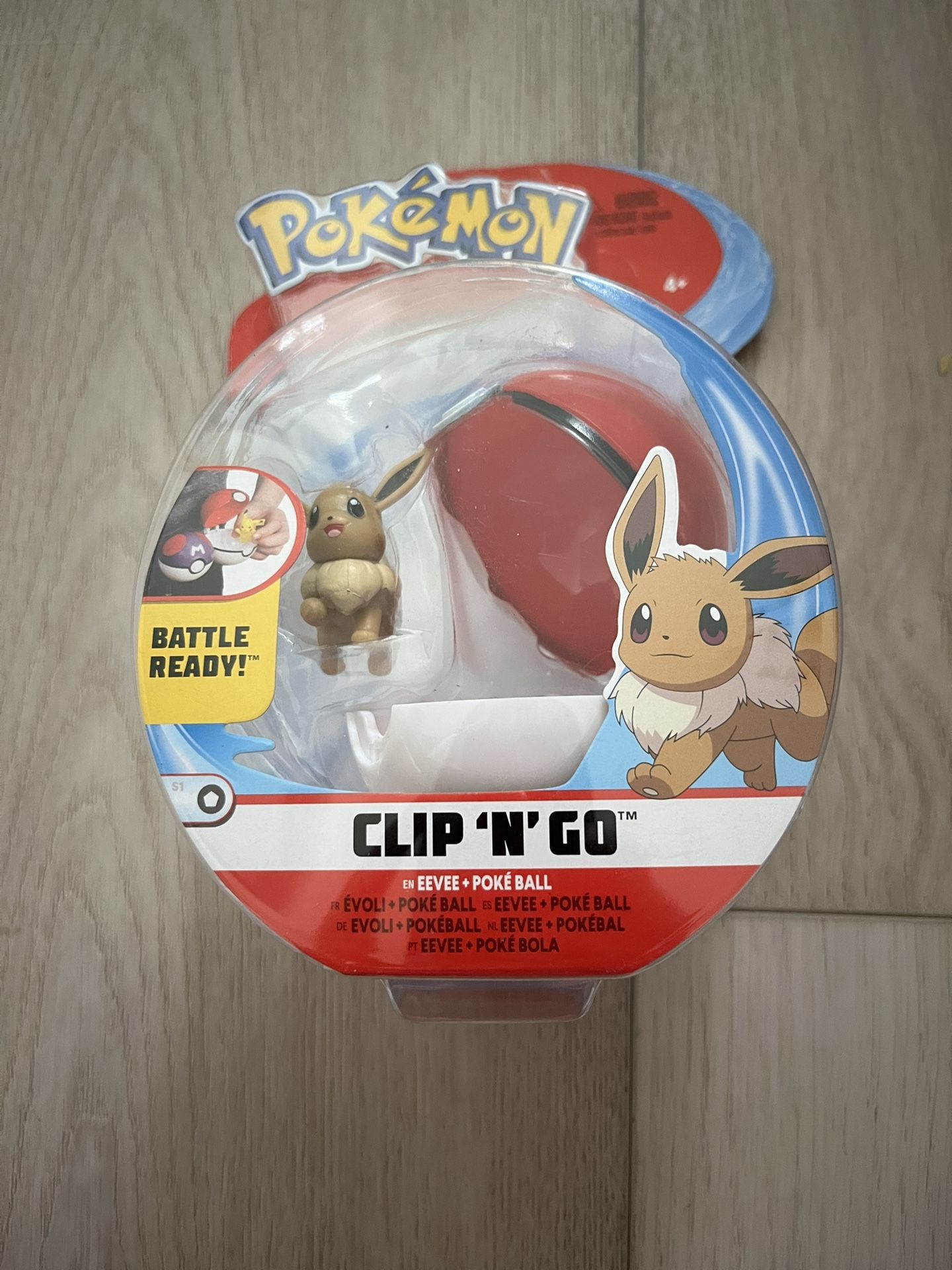 Pokemon Clip 'n' Go Eevee Open Eyes and Poke Ball Action Figure Toy