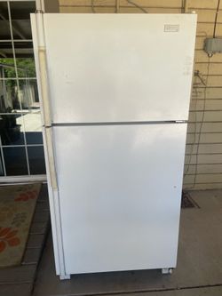 Maytag Refrigerator RTD2100DAE