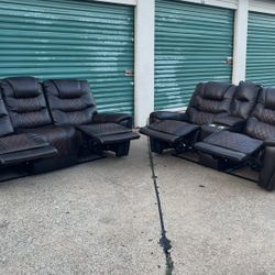 Free Delivery - Beautiful Reclining Couch Set