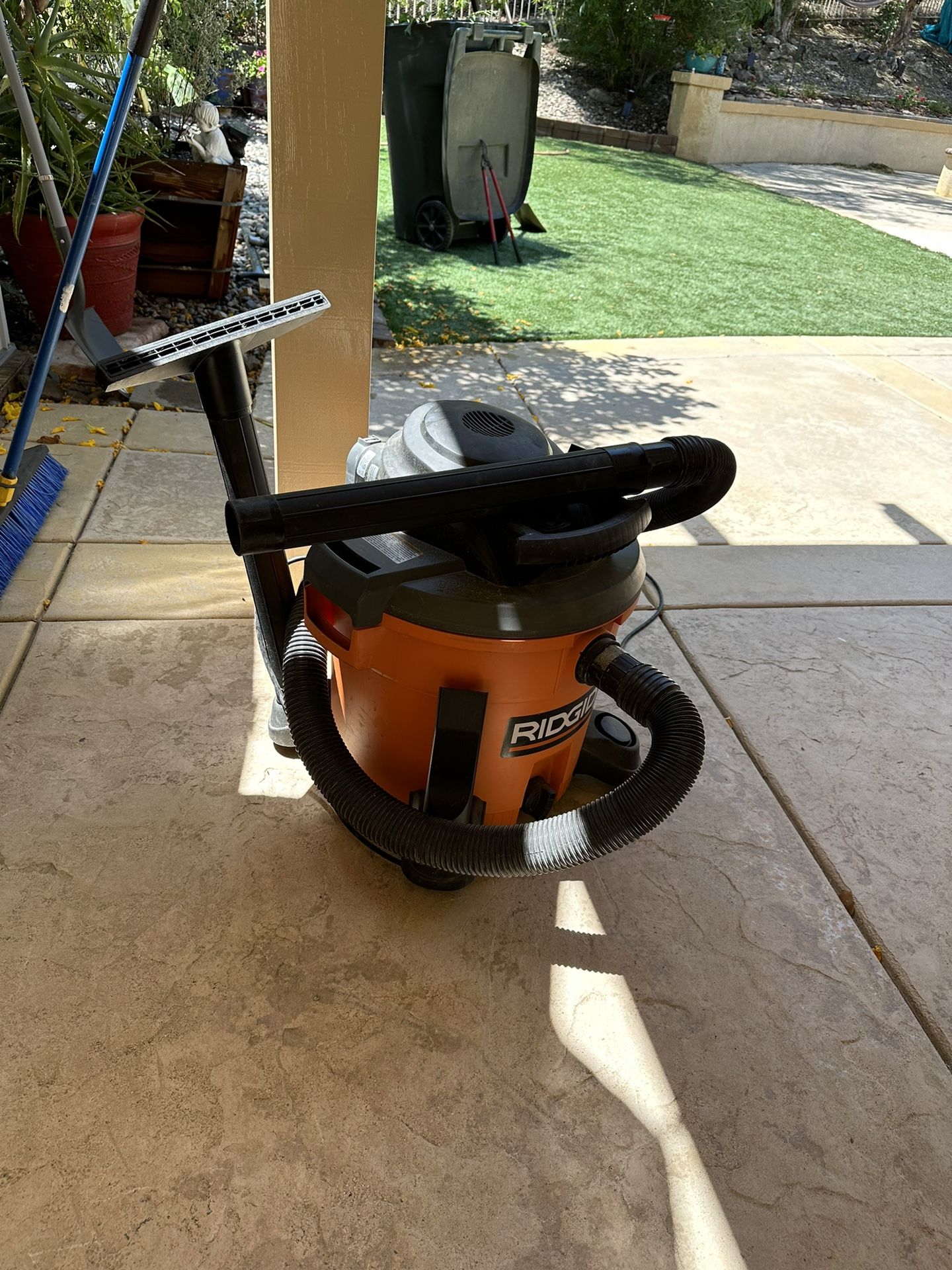 Rigid 12 Gallon Wet/dry Vac