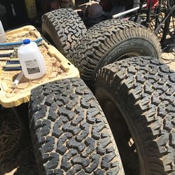 BFgoodrich All-terrain T/A 33x12.50 R15 LT