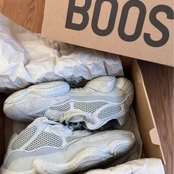 Adidas Yeezy 500 salt size 8✅📲