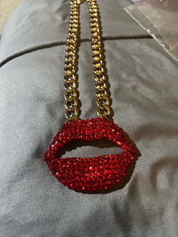 Lips red  swarovski necklace
