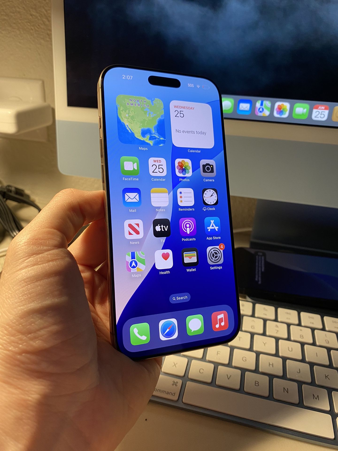 Apple iPhone 16 Pro Max 512GB Unlocked to any carrier! 90 day warranty! We offer financing!