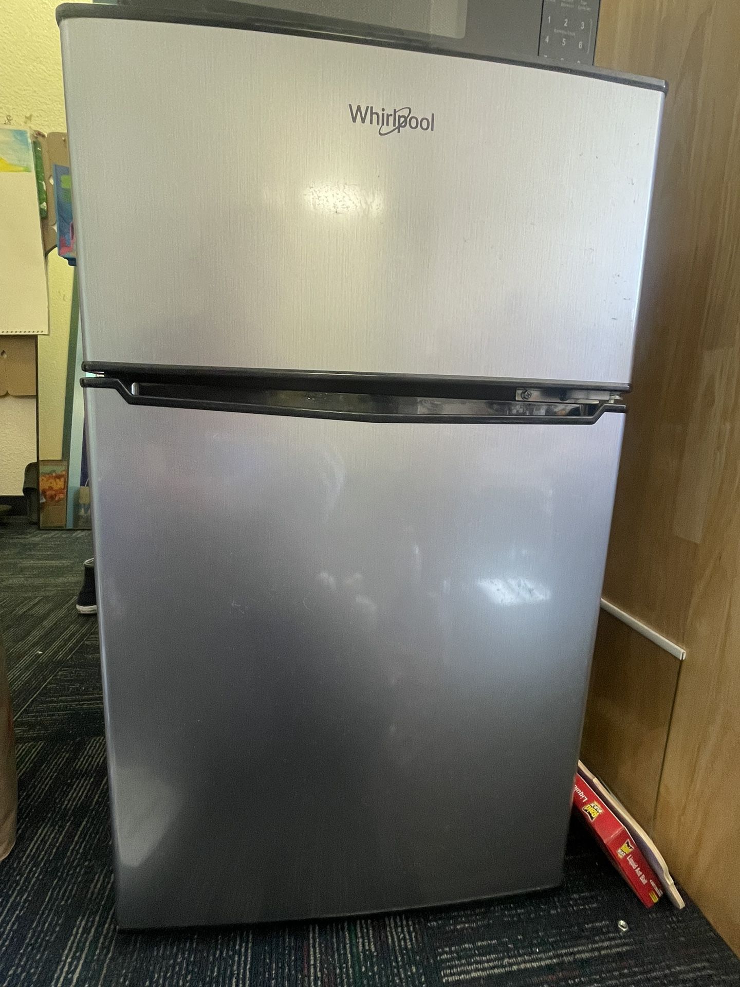 Whirlpool 3.1 cu Ft Mini Refrigerator 