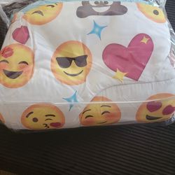 EMOJI BED IN A BAG - FULL SIZE