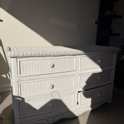 Dresser With Night Stands 