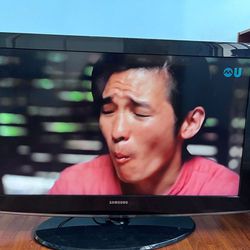 32" Samsung Tv with Fire Stick