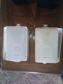 Realistic Speakers