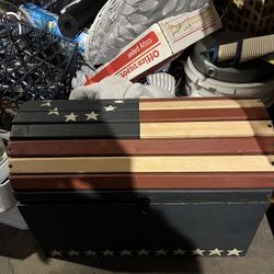 USA Chest