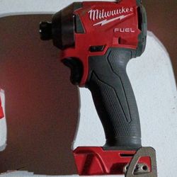Milwaukee Impact Drill 