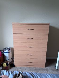 Wooden 5-Drawer Dresser
