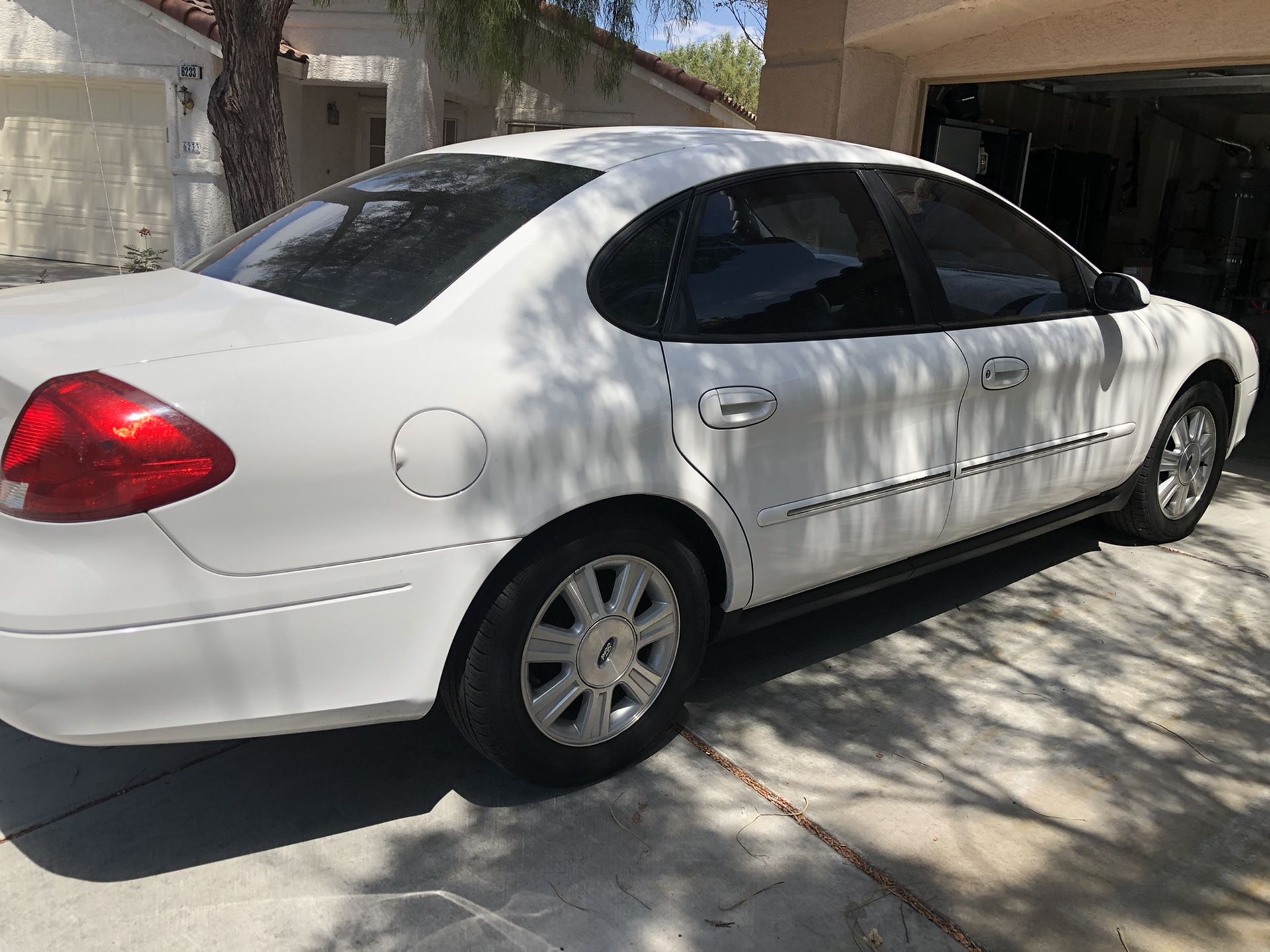 2003 Ford Taurus