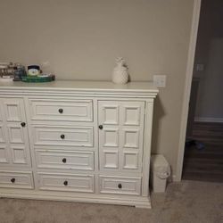 Dresser - Santa Rosa White