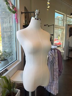 Female mannequin