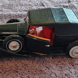 1934 Packard Anson Classic Die Cast Model Car Black Red Trim 1:18 Scale